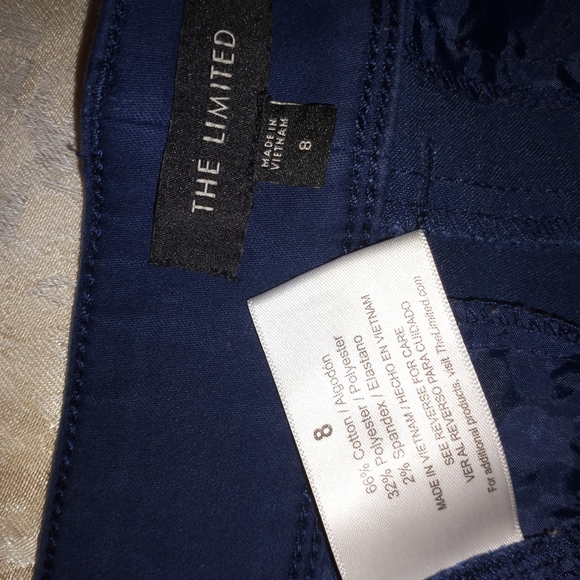 Shorts - Picture 3 of 3